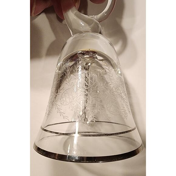 Vintage 1983 Lenox Crystal Glass Etched Bell First Annual Christmas Ornament - Picture 2 of 4